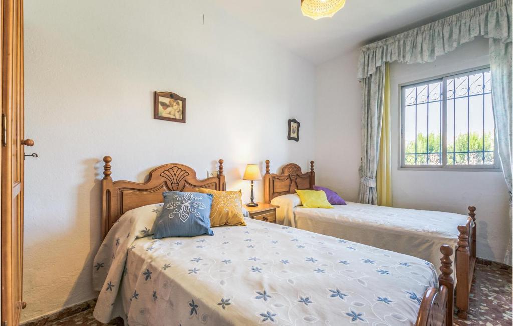 Beautiful Home In Fuente Tojar With Outdoor Swimming Pool, Wifi And 3 Bedrooms photo 2