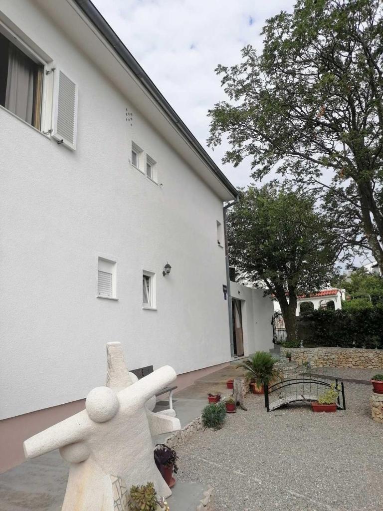 Rooms with a parking space Novi Vinodolski - 21509 photo 2