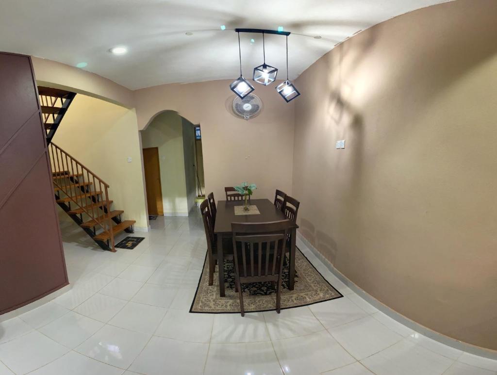 Naufa Homestay 2 3R3B Machang photo 4