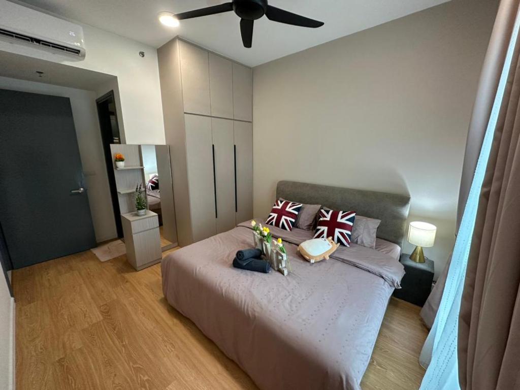 Inspirasi Mont Kiara 3 Rooms Balcony Free WIFI & Carpark By The Homez photo 3