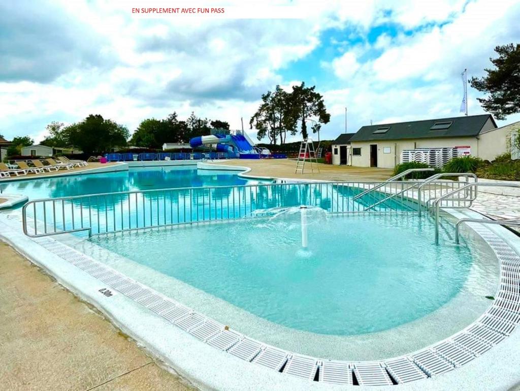 MHVACANCES LOUENT PLUSIEURS MOBILHOMES DANS CAMPING 4 ETOILES PROCHE CHATEAUX et ZOO BEAUVAL photo 3