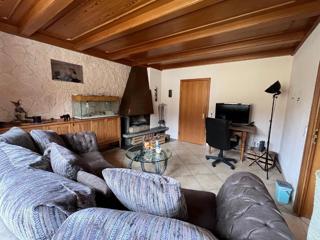 Gemütliche 2-Zimmer-Privat-Unterkunft mit Kamin in EFH