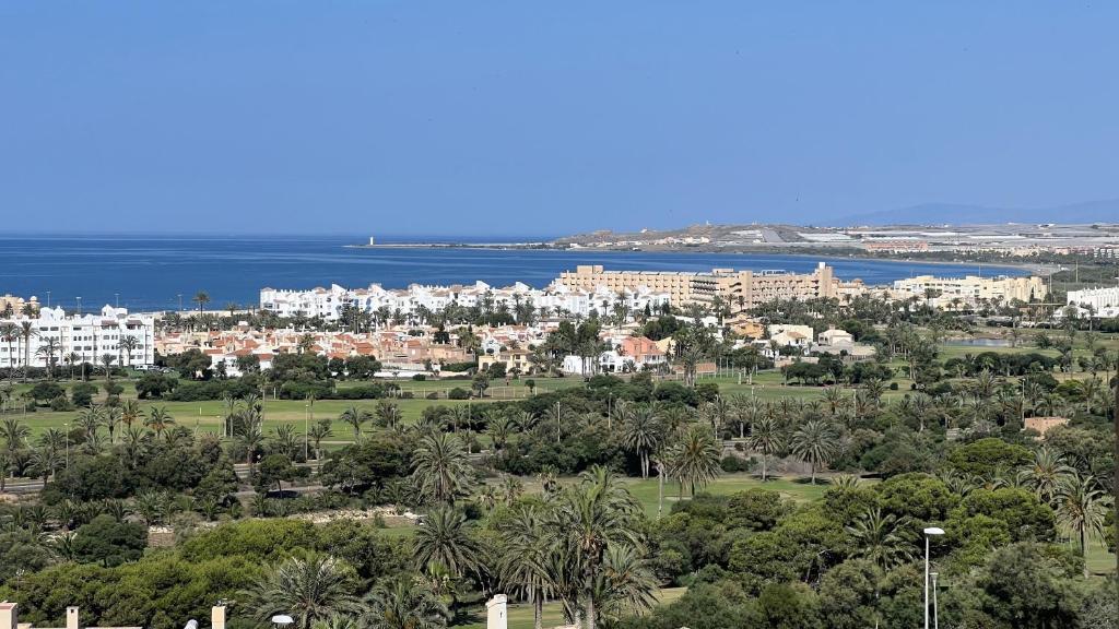 Apartamento con vistas panorámicas al mar, golf, puerto deportivo photo 1
