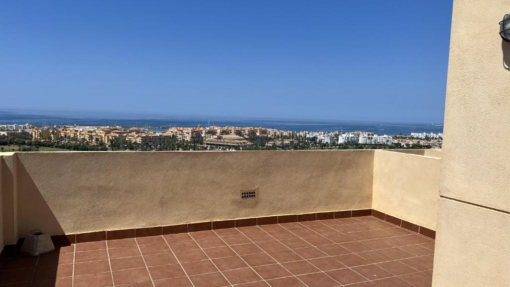 Apartamento con vistas panorámicas al mar, golf, puerto deportivo photo 2