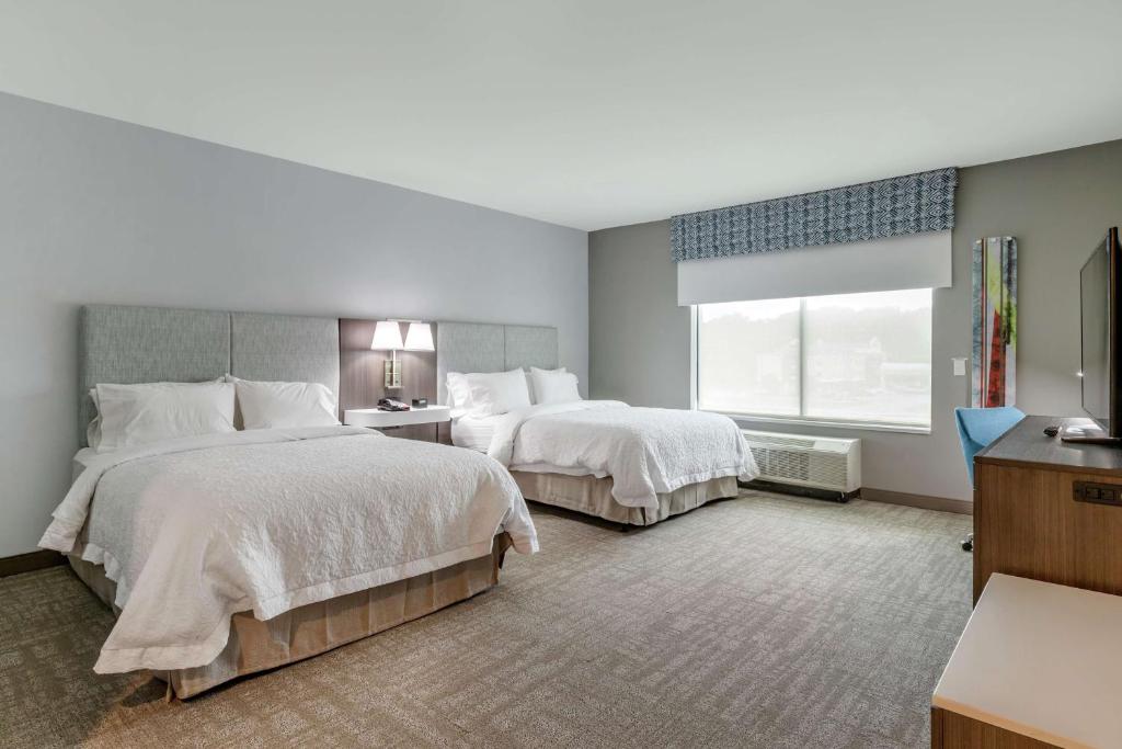 Hampton Inn by Hilton Camden - Tap to explore photos