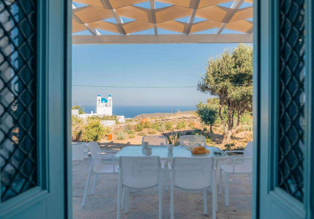 Eco-Luxe Retreat in Ano Petali, Sifnos photo 1