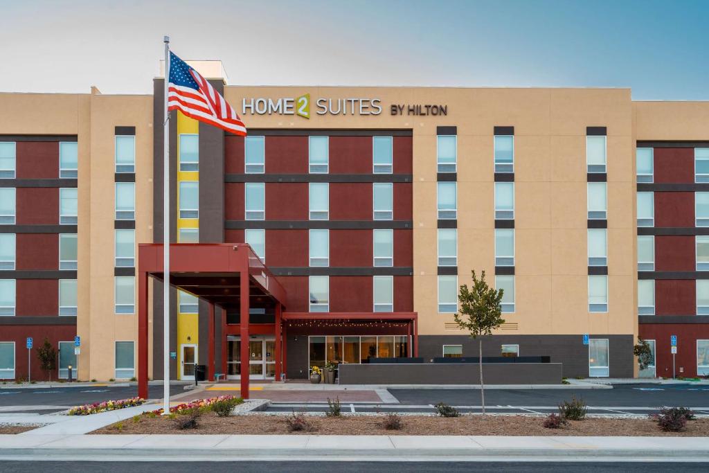 Home2 Suites by Hilton Bakersfield image