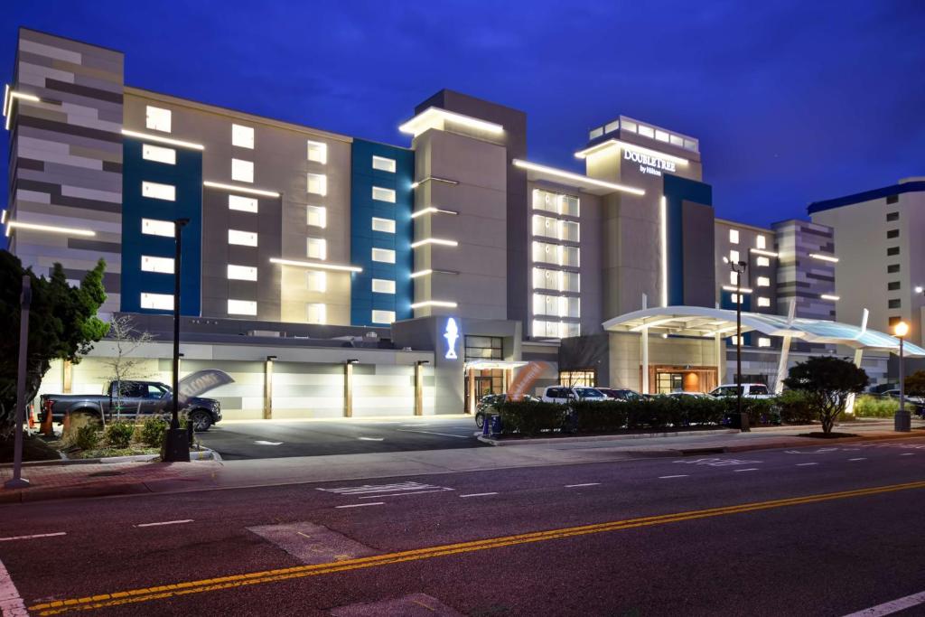 DoubleTree by Hilton Oceanfront Virginia Beach photo 1