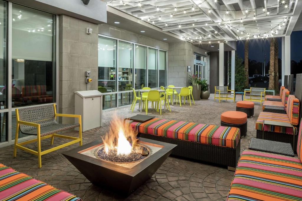 Home2 Suites by Hilton Jacksonville Airport image