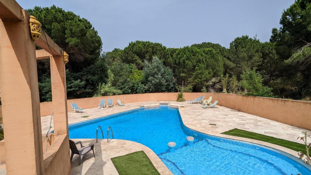 Canigou - Pinede avec piscine photo 3