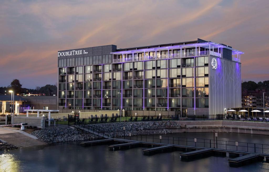 DoubleTree by Hilton Hot Springs image