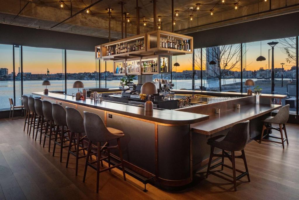 Canopy by Hilton Baltimore Harbor Point image