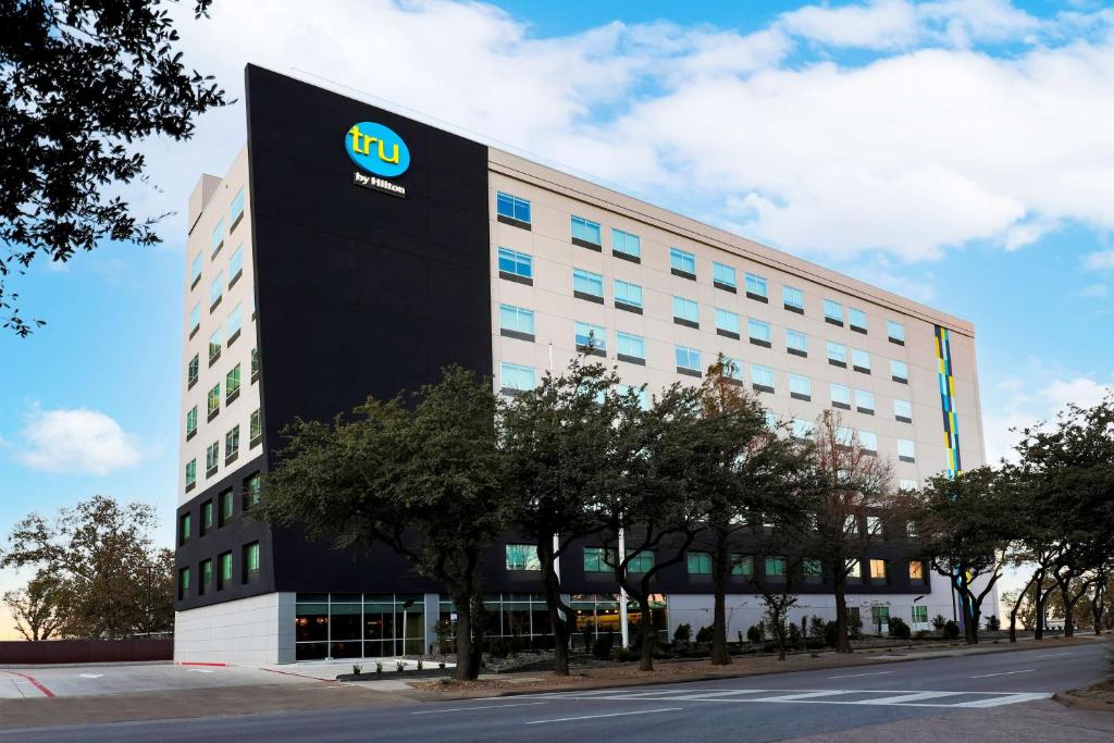 Tru by Hilton Dallas Downtown Market Center image