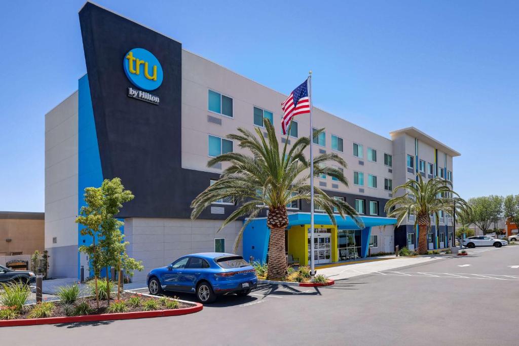 Tru By Hilton Lathrop, CA image