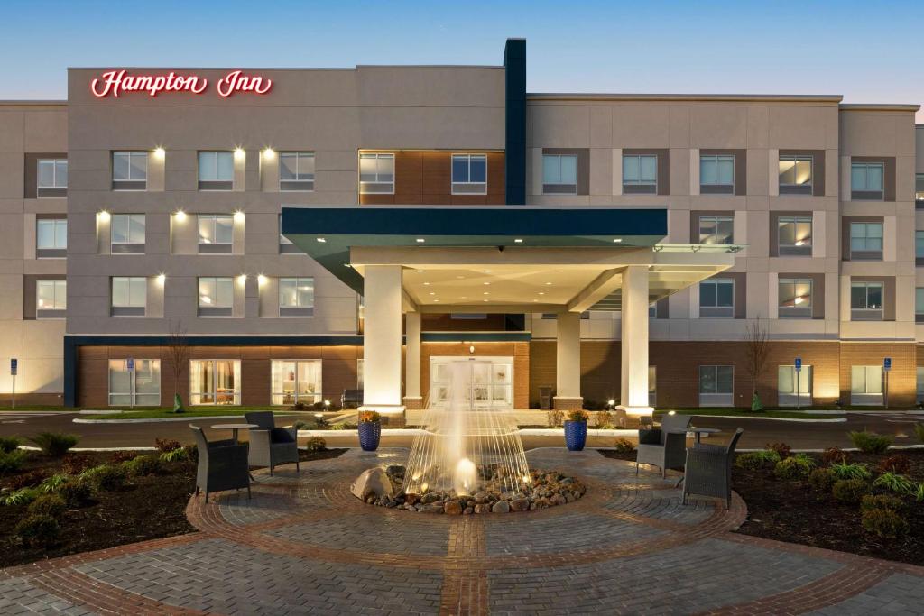 Hampton Inn Circleville image