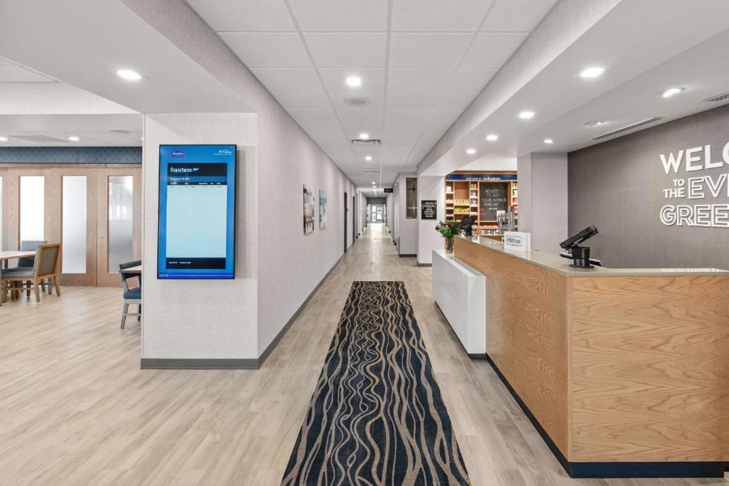 Hampton Inn Bellingham Airport, WA photo 4
