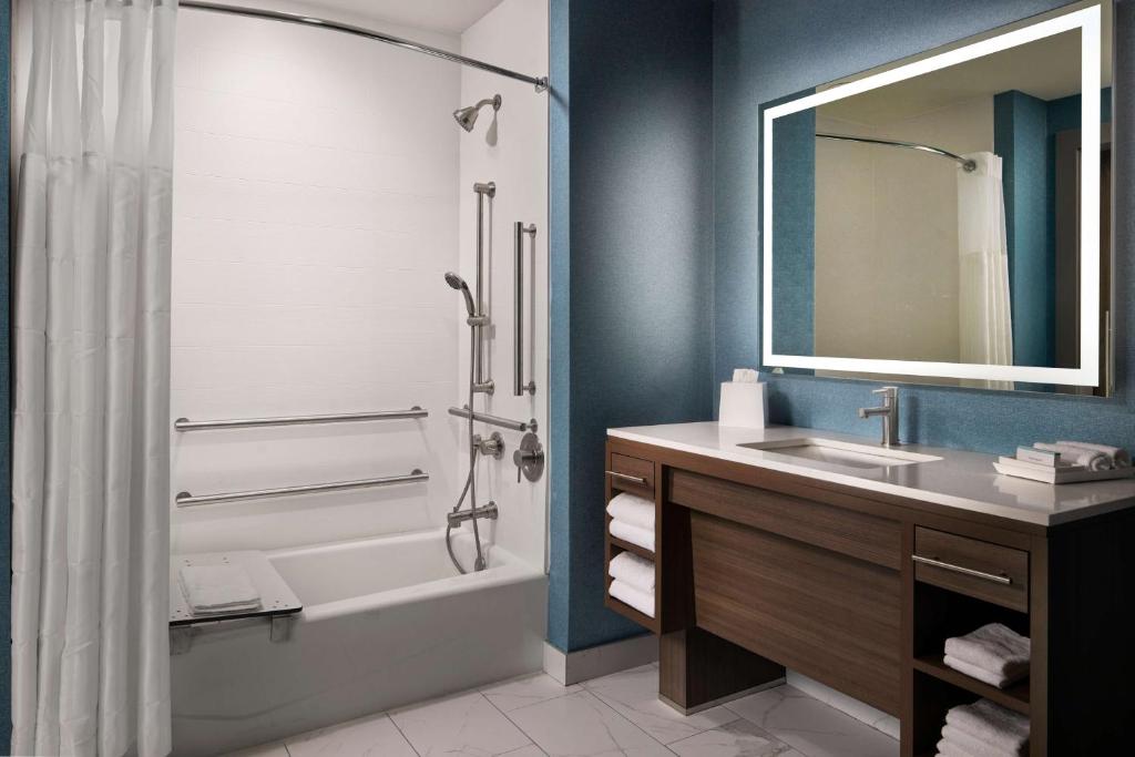 Home2 Suites by Hilton Bend Oregon - Tap to explore photos