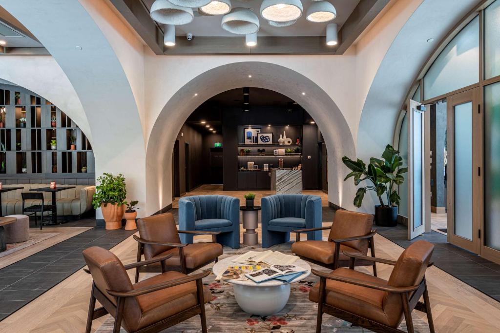 The Westley Calgary Downtown, Tapestry Collection By Hilton photo 3