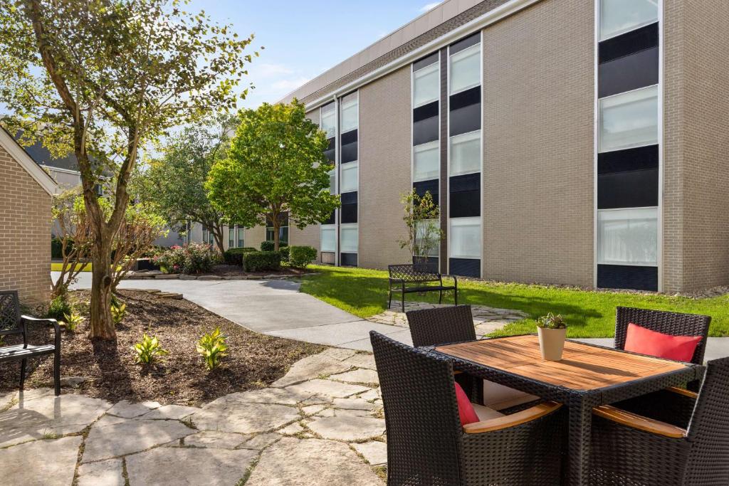 Doubletree By Hilton Columbus Dublin photo 1