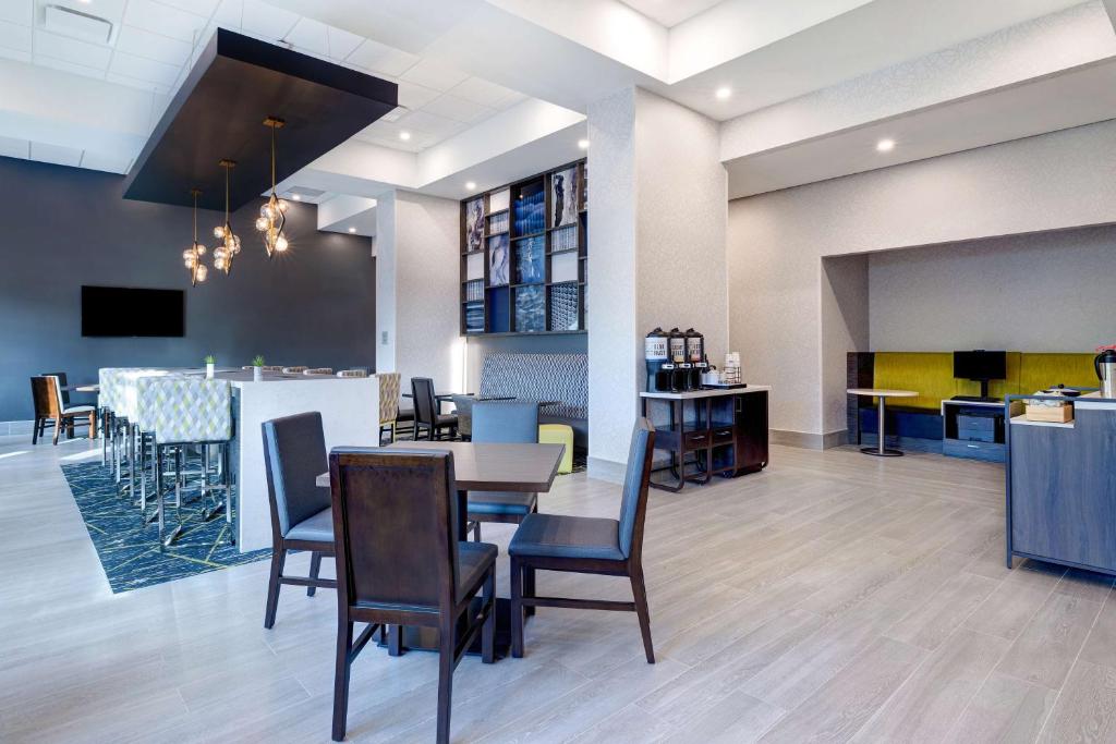 Hampton Inn & Suites Burlington, Ontario, Canada photo 2
