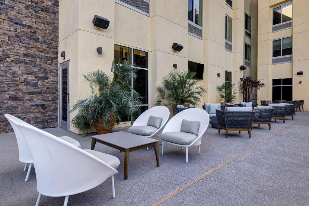 Hilton Garden Inn Temecula photo 3
