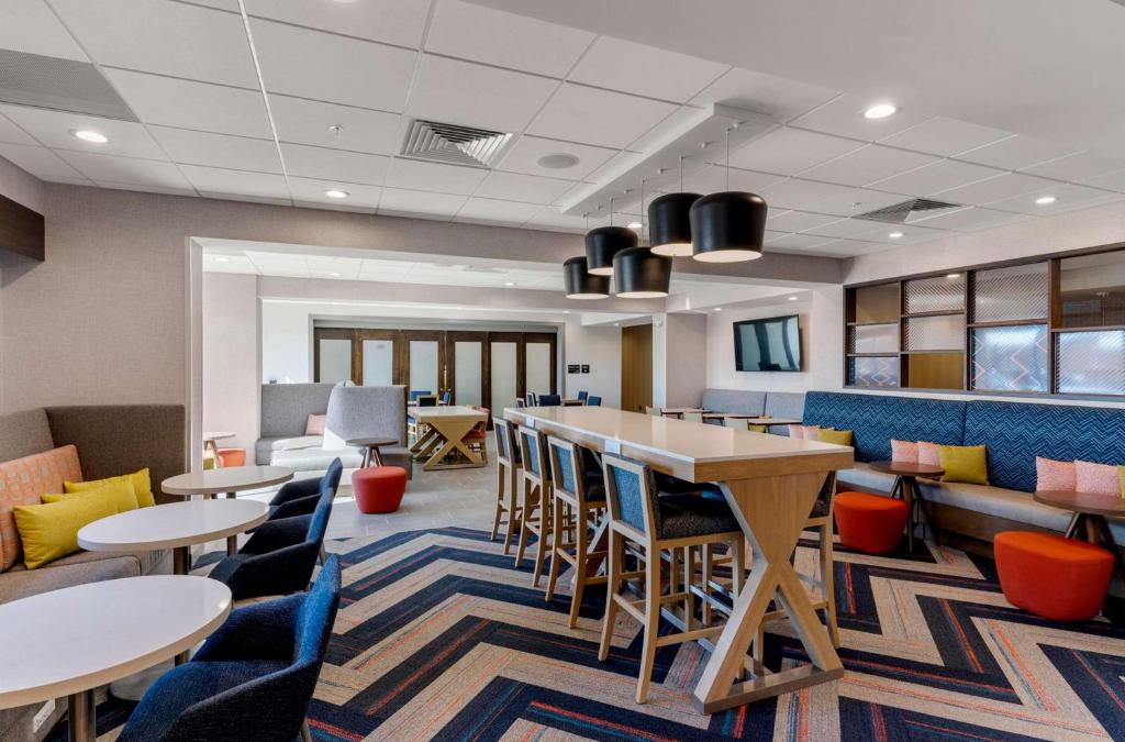 Hampton Inn Colorado Springs Northeast photo 1