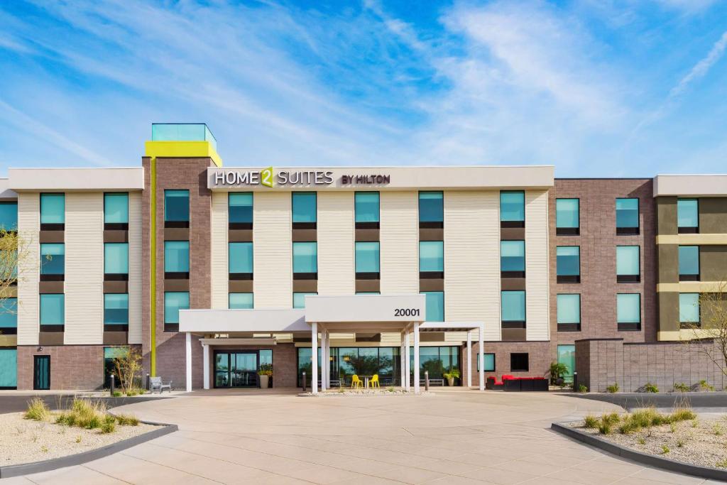 Home2 Suites by Hilton North Scottsdale near Mayo Clinic image