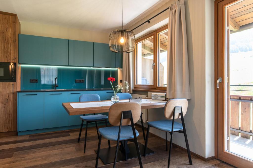 Apartments Karbon photo 1
