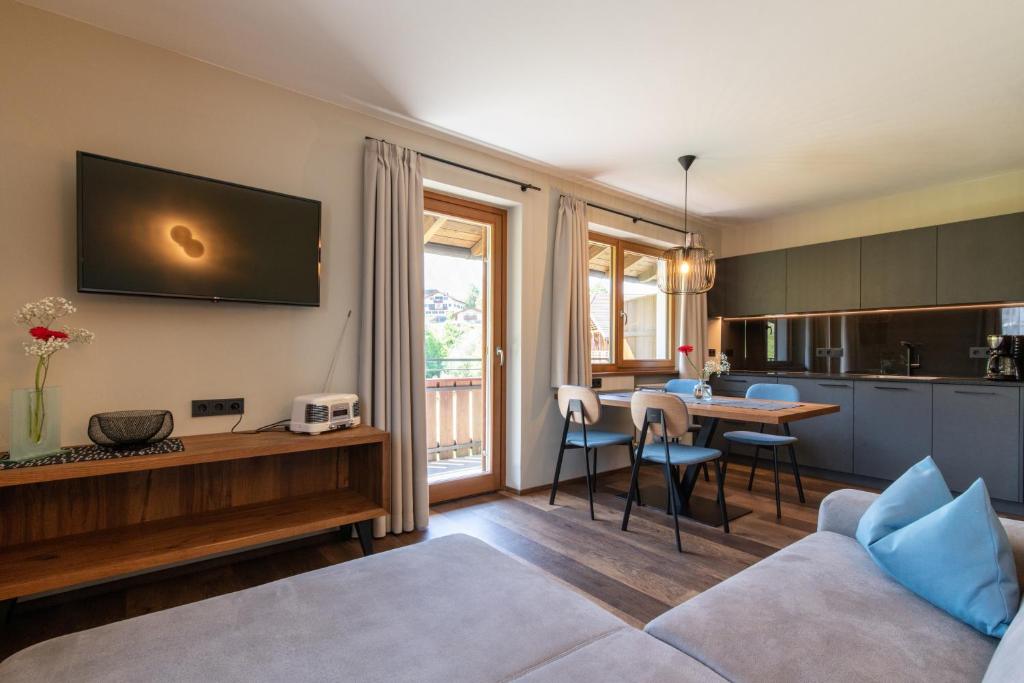 Apartments Karbon photo 2