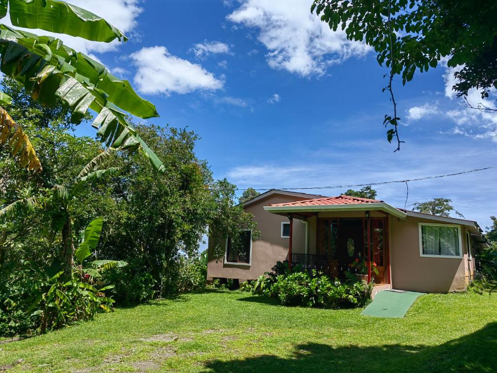 Monteverde House photo 2
