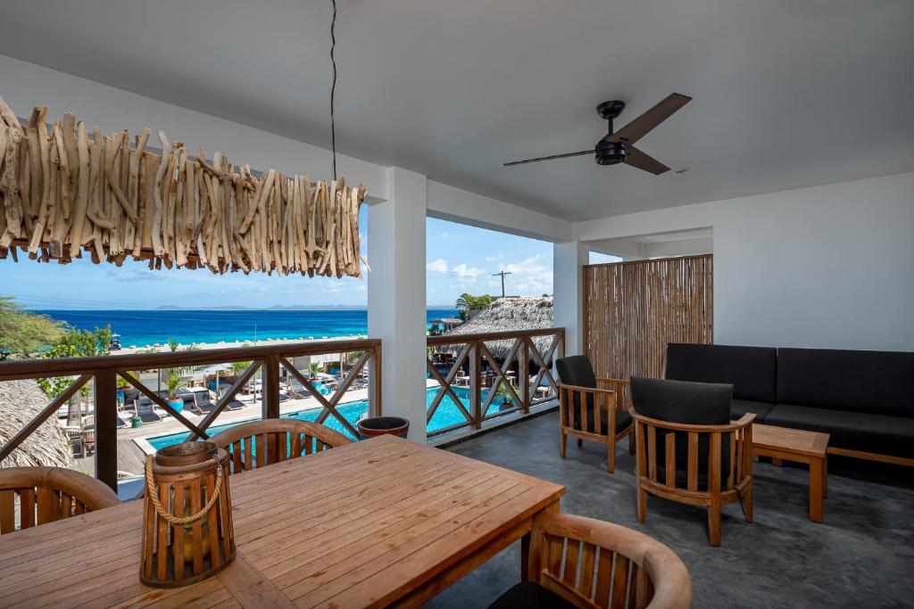 Bloozz resort Bonaire photo 1