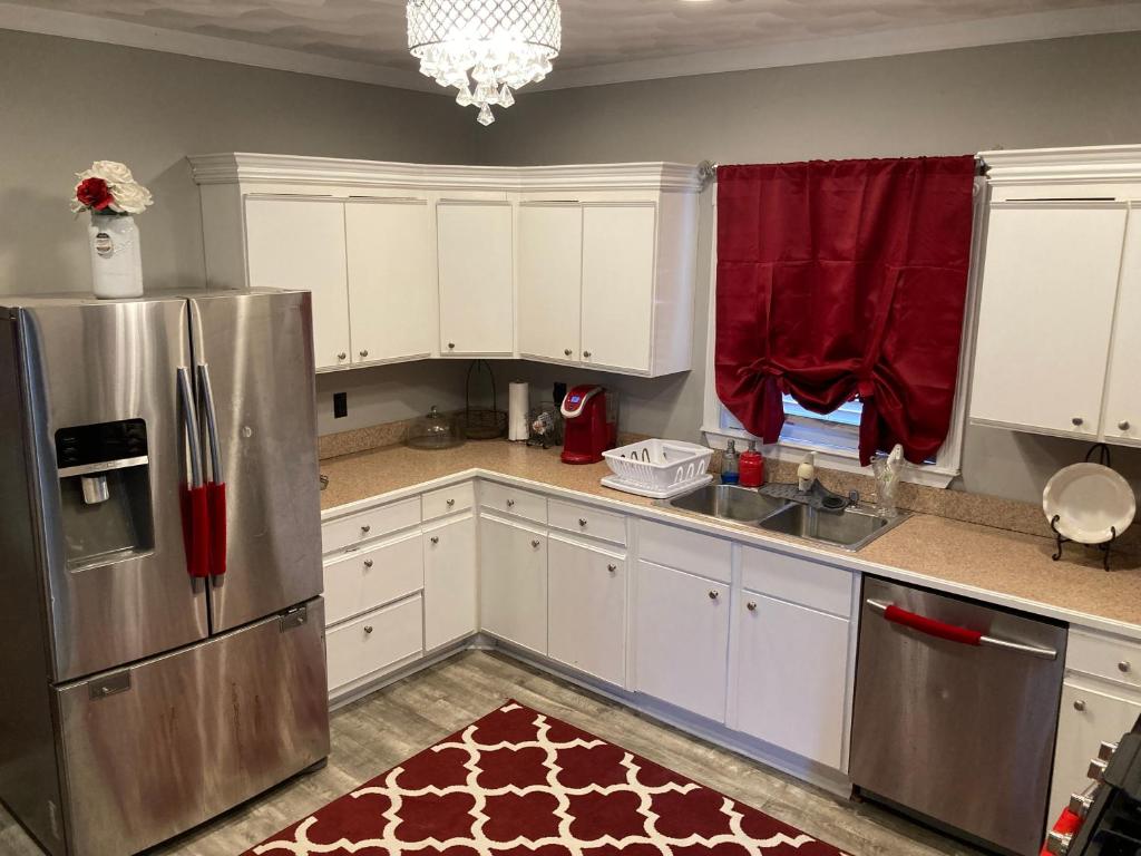Warm & Spacious 3bdr HOME in Historic Port Norfolk photo 2