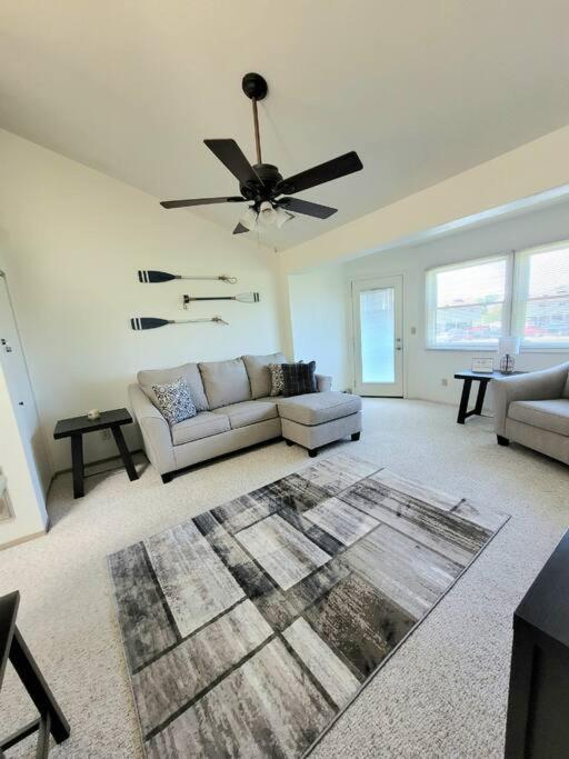 Sunnie Days condo in Oak Harbor on Lake Erie! photo 3