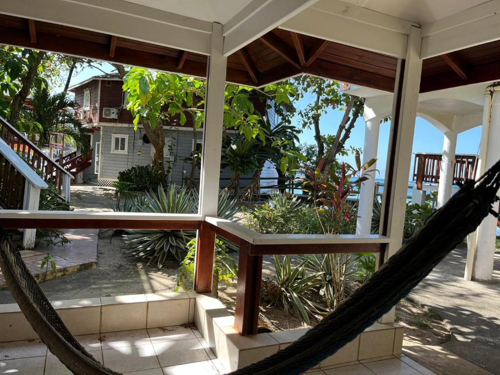 Fosters West Bay Resort photo 1