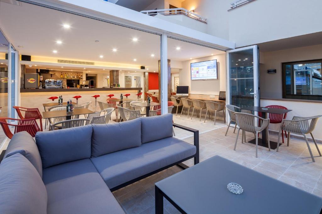Ibiza Heaven Apartments - Tap to explore photos