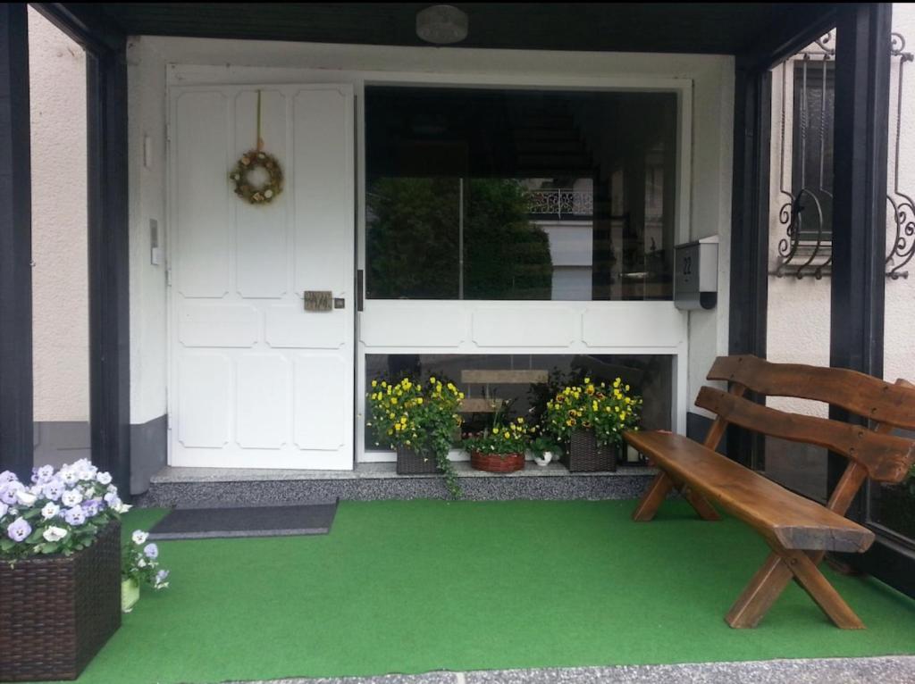 Ferienwohnung & Zimmer