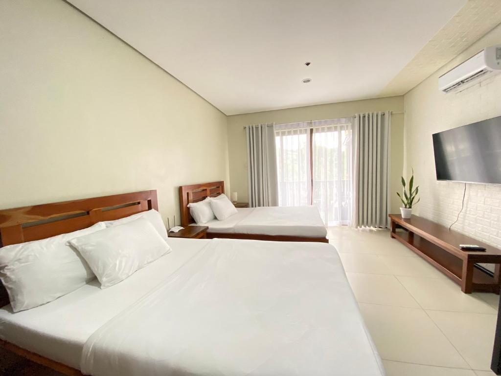 Crosswinds Nature View Suite photo 2