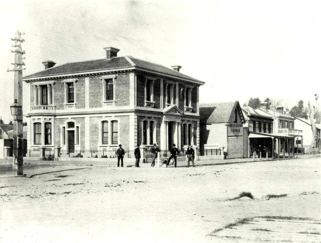 Kaiapoi Luxury Accommodation 1 - Bookahome photo 3