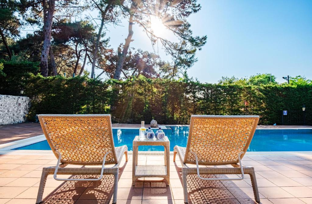 Homie Suites - 3br villa w pool in Heybeliada photo 1
