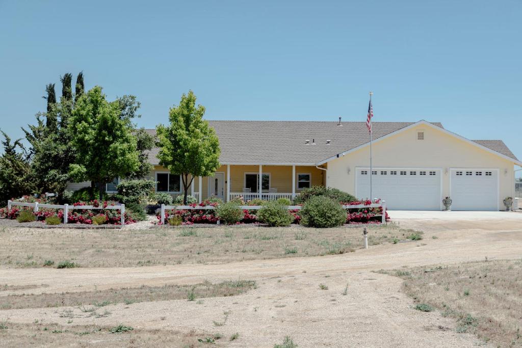 Paso Robles Pinot Paradise SLEEPS 10 photo 2