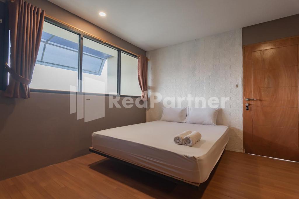 D'Valley View Lembang Mitra RedDoorz Room Type - Double Room