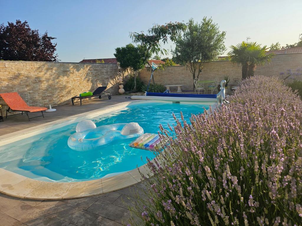 Adorable maisonnette piscine jardin pres de la mer 44
