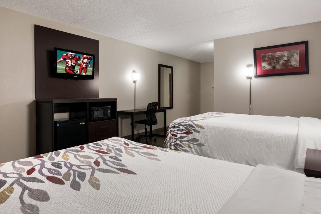 Red Roof Inn Hartford - New Britain image
