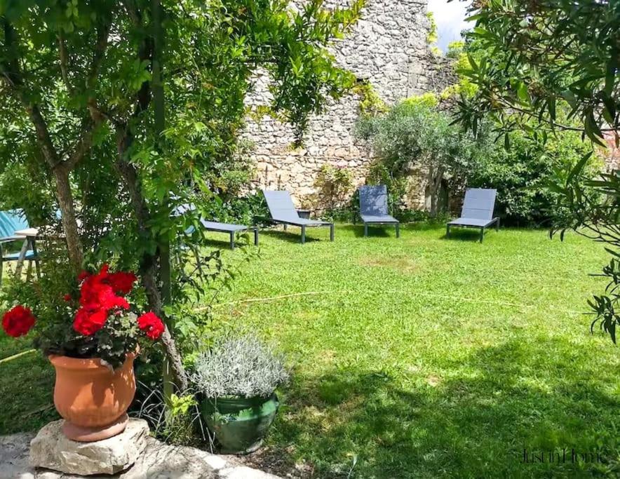 Mas en pierre de 300m2, piscine, terrasse, 4 chbre photo 4