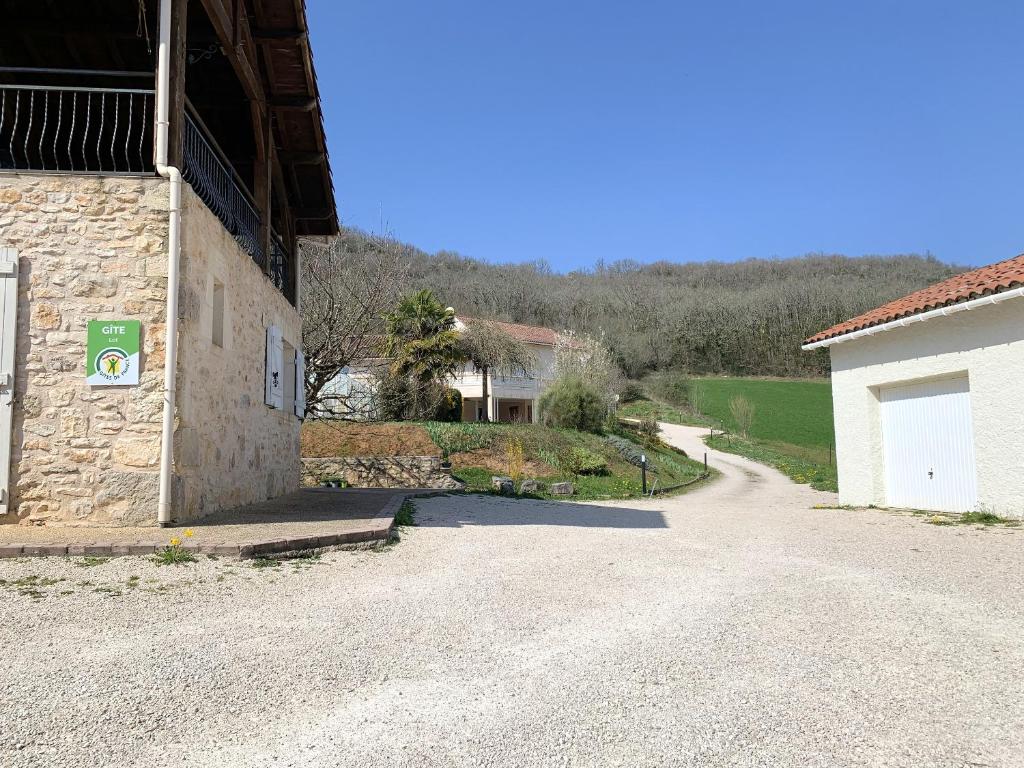 Maison de 4 chambres avec piscine partagee jardin amenage et wifi a Saint Gery photo 3