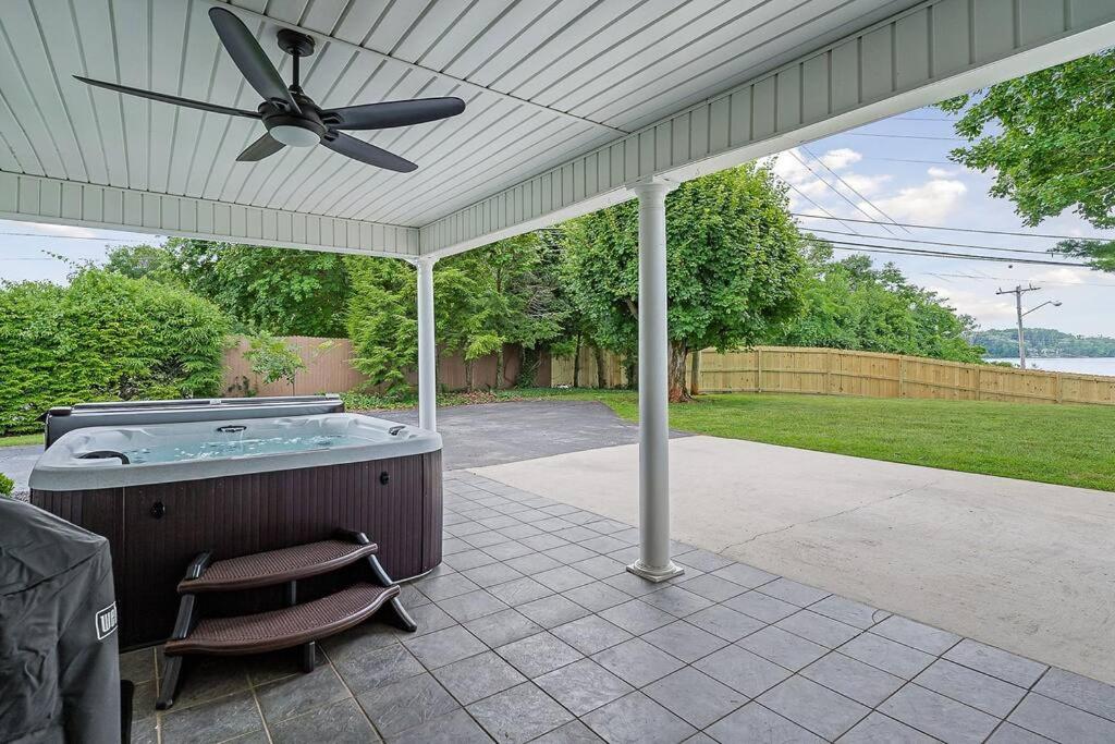 Lake Home, Dock, Fire Pit, Hot Tub, Game Room, Etc photo 4