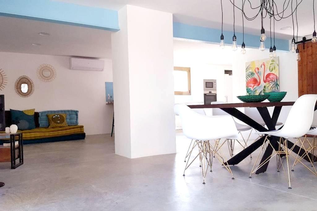 4 bedrooms villa with private pool furnished terrace and wifi at El Vendrell 6 km away from the beach photo 1