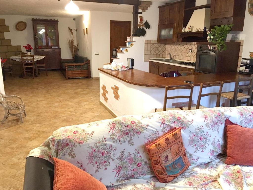 2 bedrooms house with enclosed garden and wifi at Rio nell'Elba 1 km away from the beach