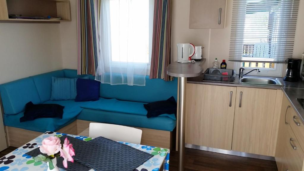 Bungalow de 3 chambres avec piscine partagee jardin et wifi a Louannec photo 2