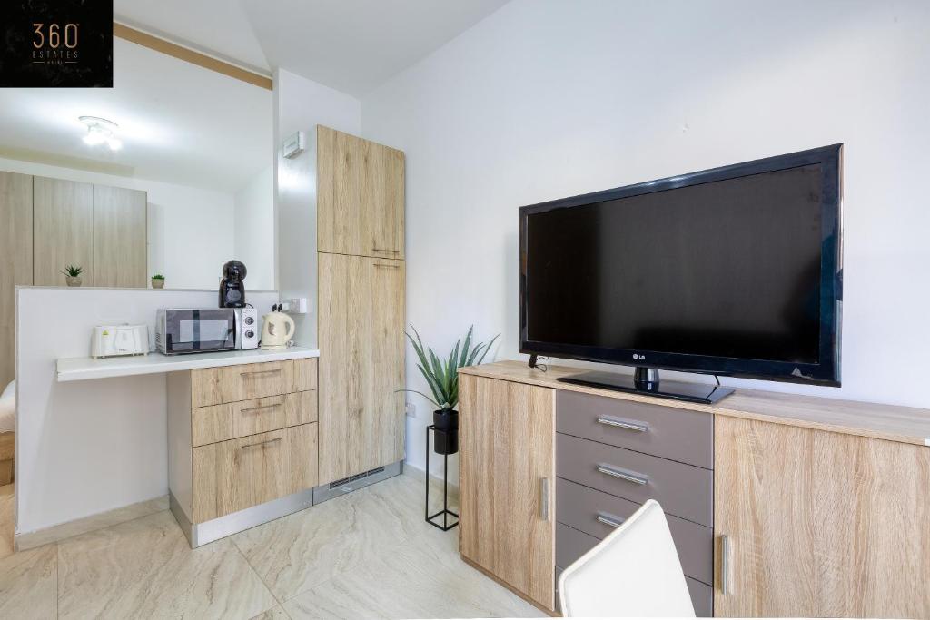 Cosy home with full amenities in St Julians by 360 estates, San Giljan